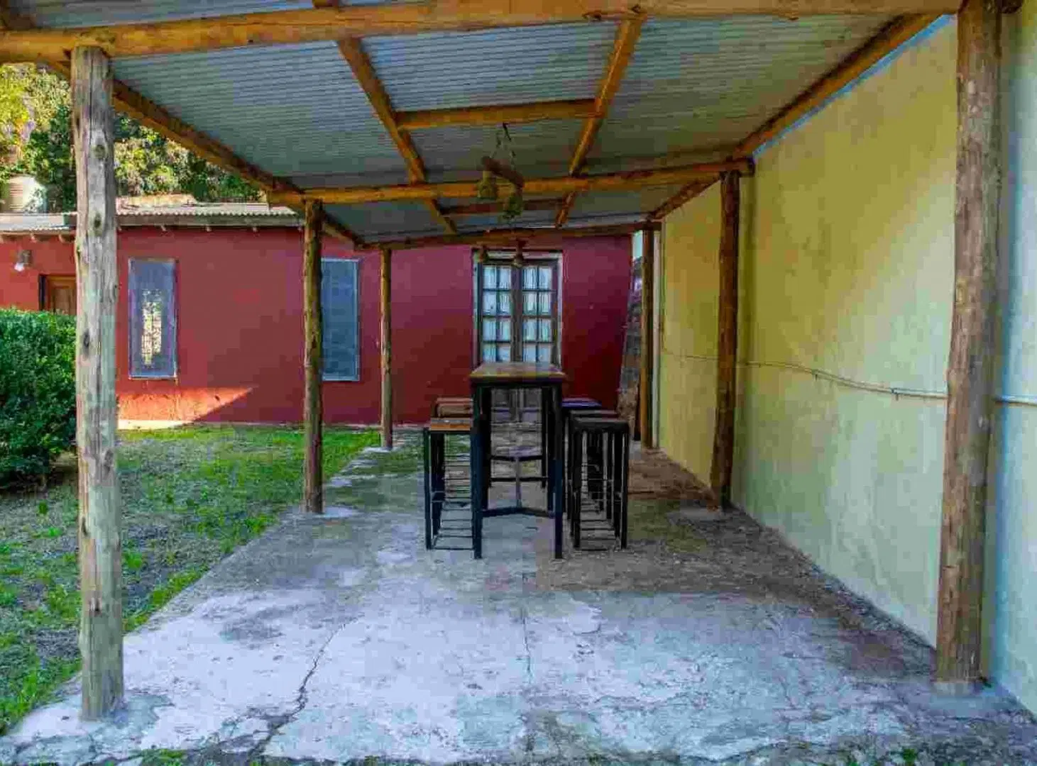 VENDE-CASA-3 AMB. CARLOS KEEN Jardín/Galería 3