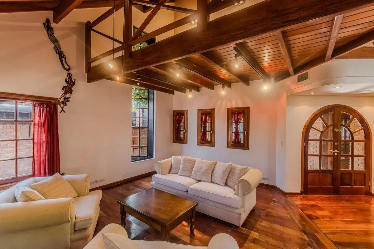 VENTA EXCELENTE CASA EN ESQUINA EN CIUDAD JARDIN 3