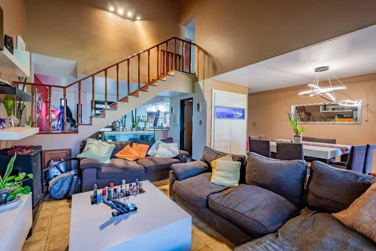 Venta Chalet con quincho y cochera en Loma Hermosa 2