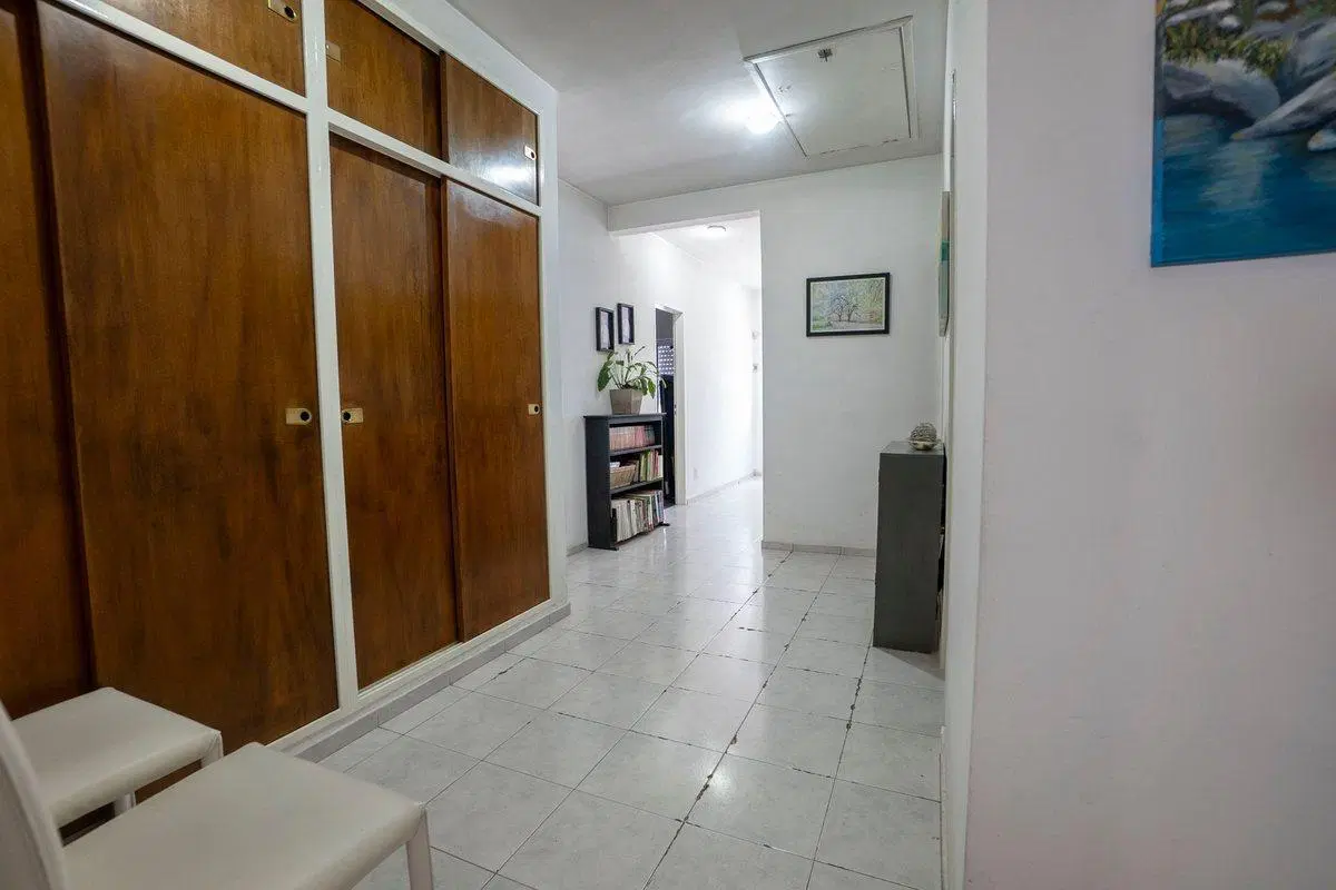 VENTA CASA 5 AMB. CON QUINCHO Y COCHERA CASTELAR 4