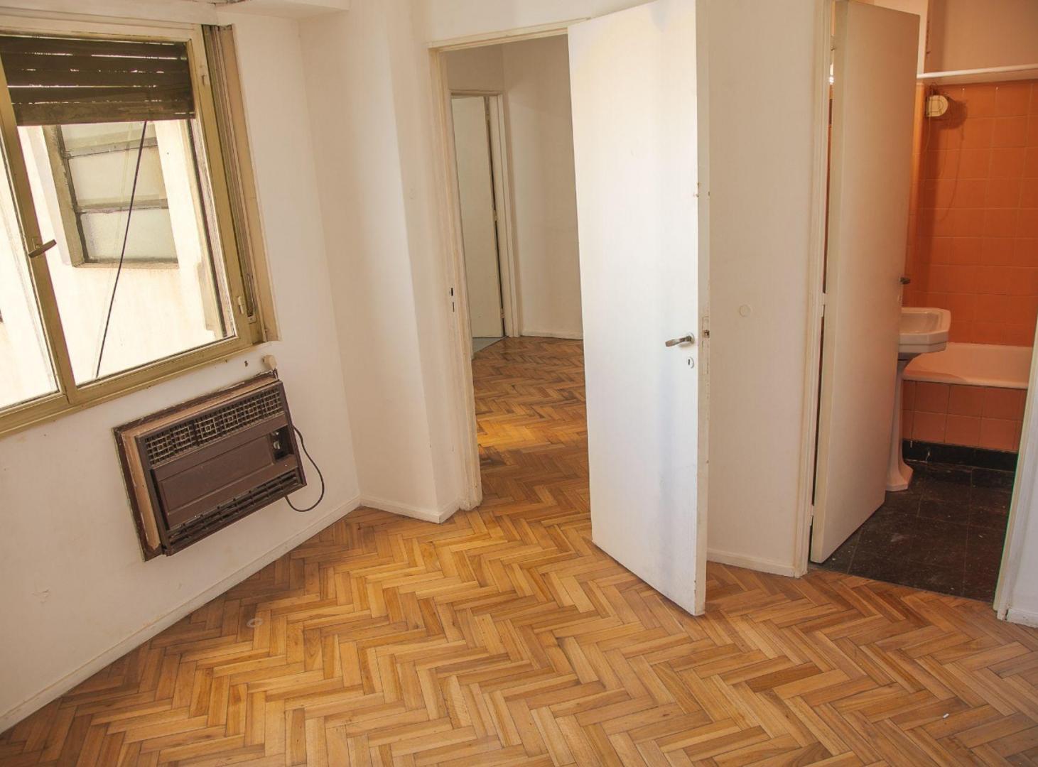 Venta depto Flores con renta piso alto y luminoso!