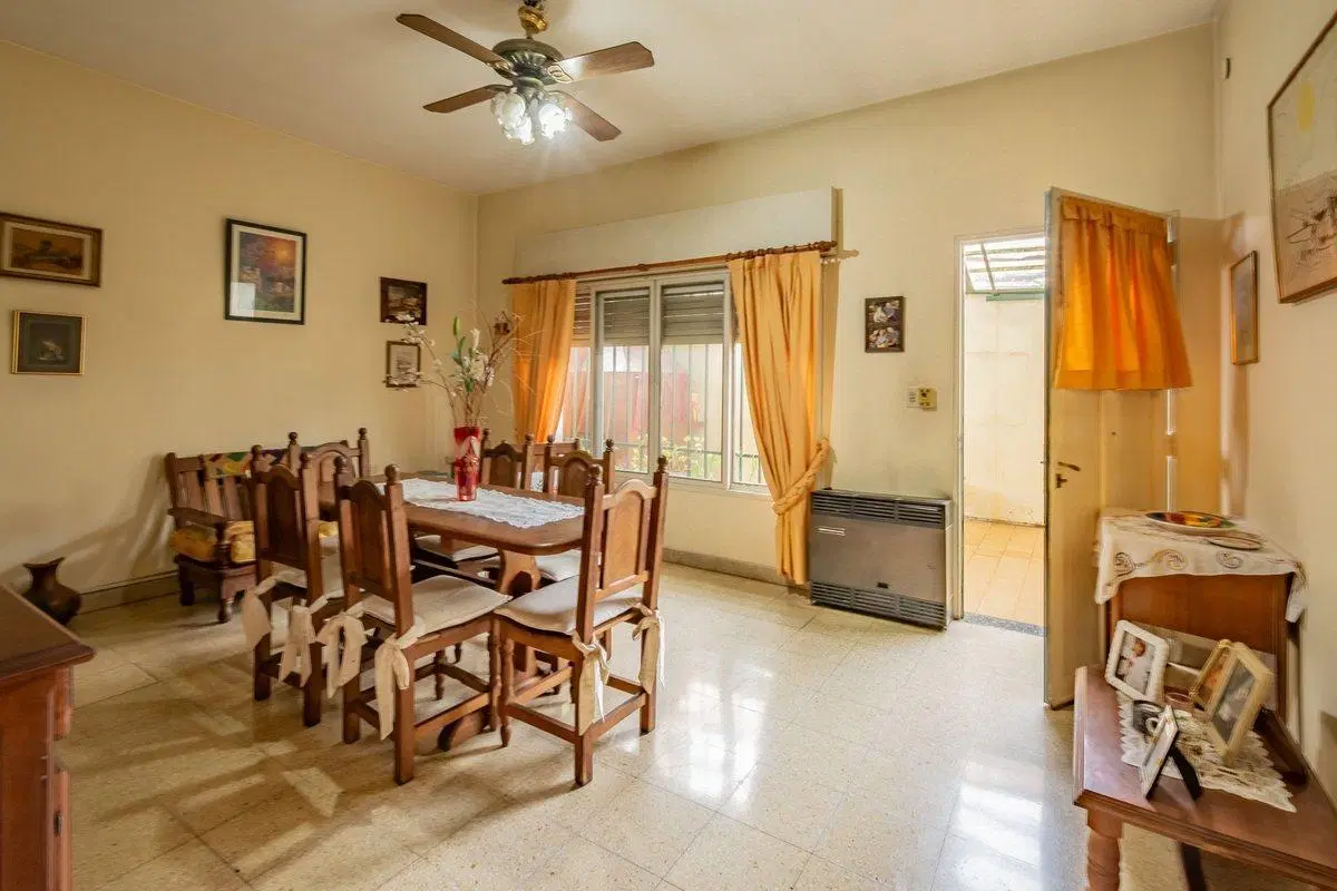 Venta Casa de 3 ambientes con jardin -  Ciudadela 4