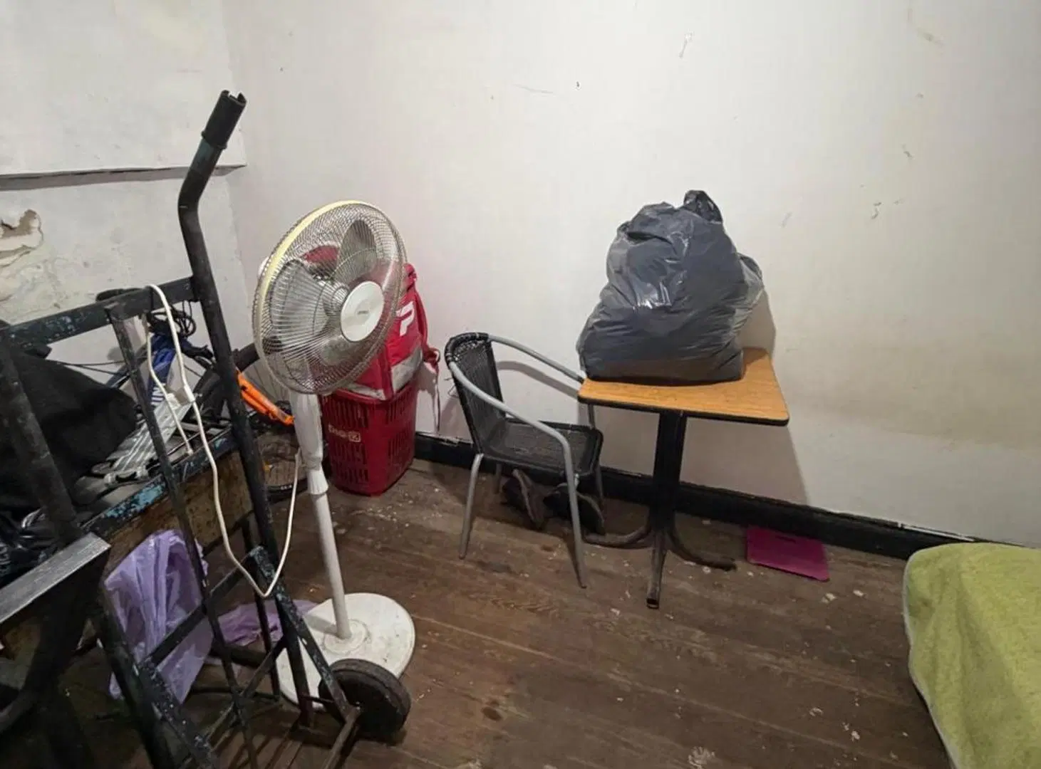 Lote excelente ubicacion para deposito o viviendas 4