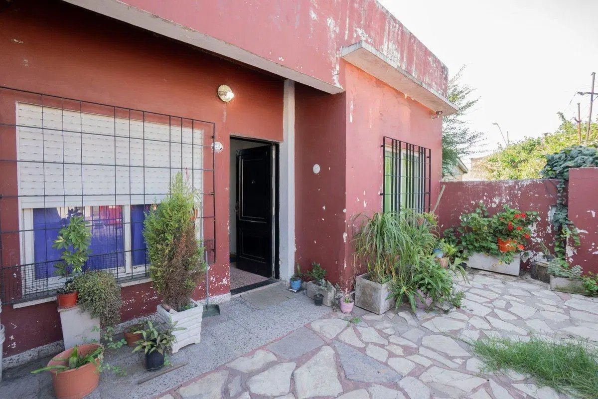 Venta de Casa para 2 familias en Ituzaingó 5