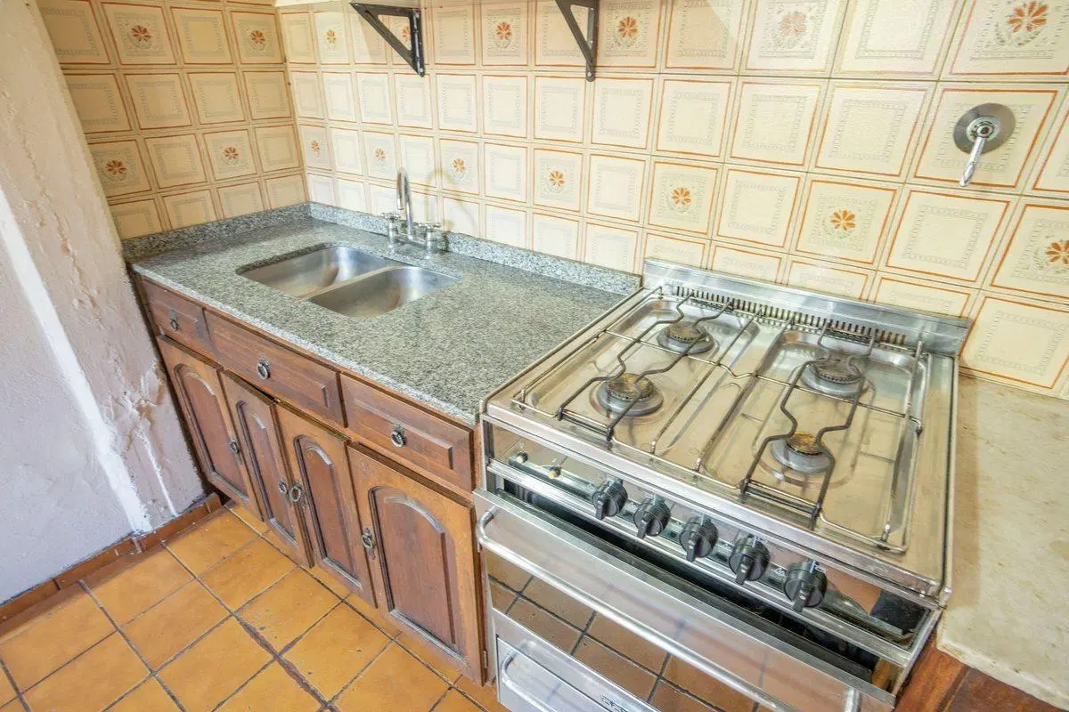 VENTA CASA CON QUINCHO Y COCHERA ALDO BONZI 4