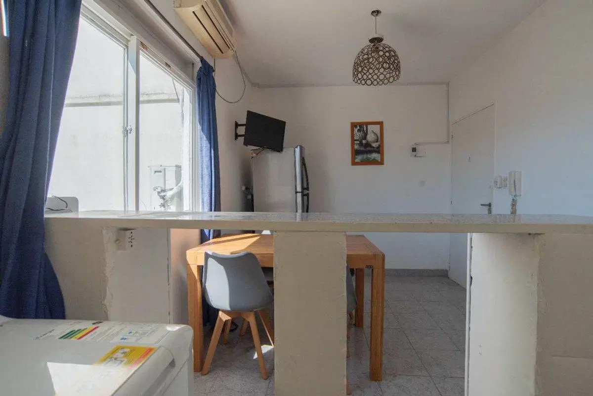 Venta 2 Ambientes Renovado en Parque Patricios 3