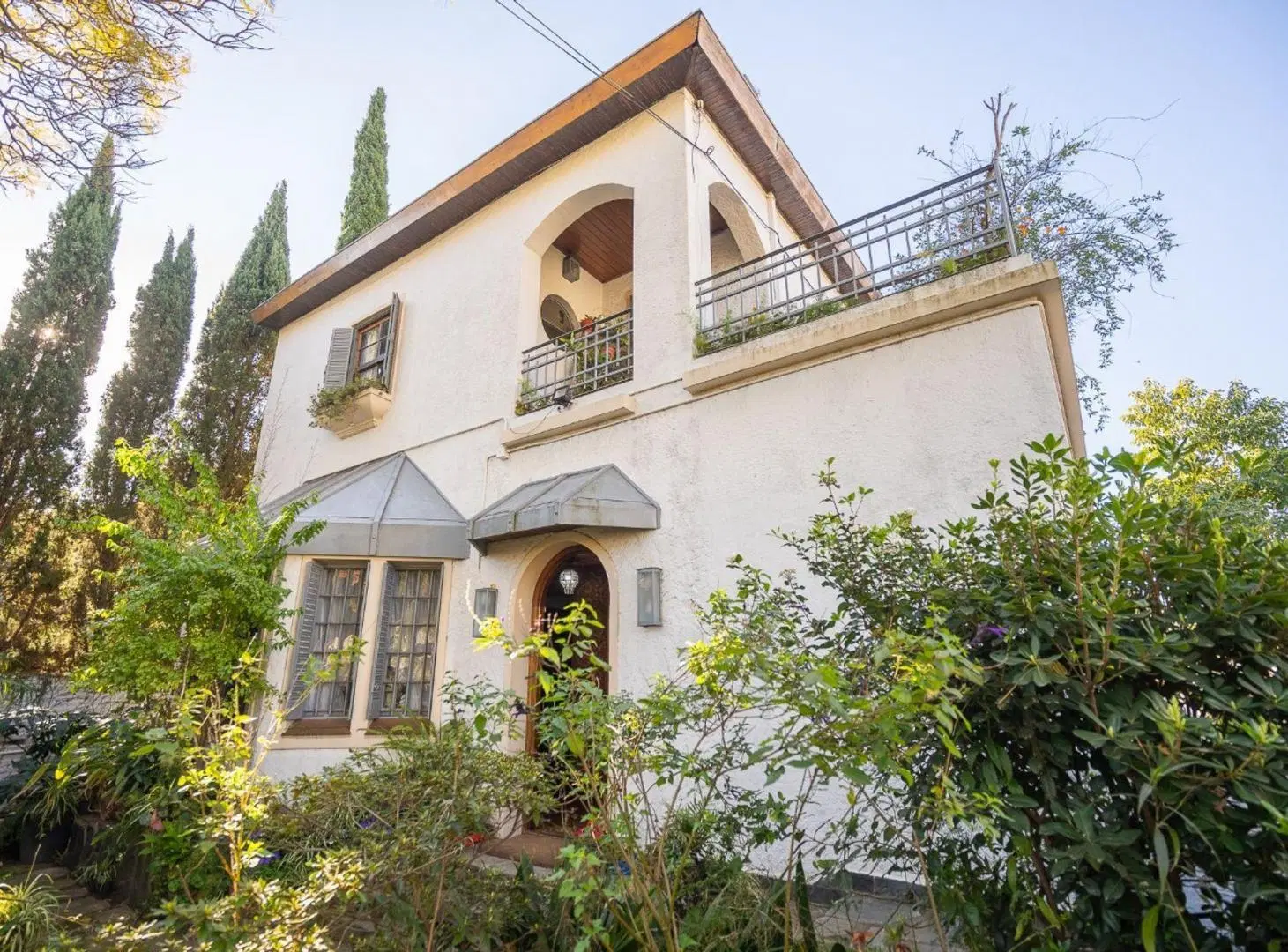 Casa con gran parque y pileta en La Lucila 8