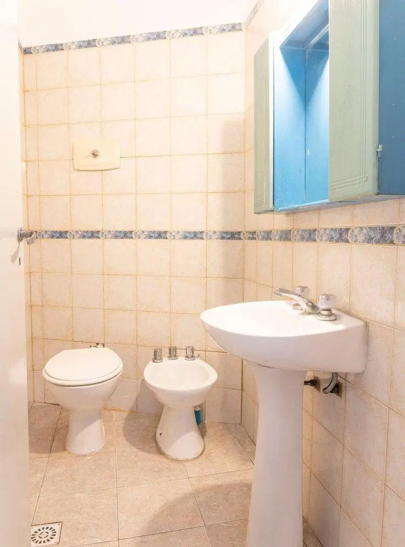 Venta PH 2 ambientes  con patio y local - Morón 8
