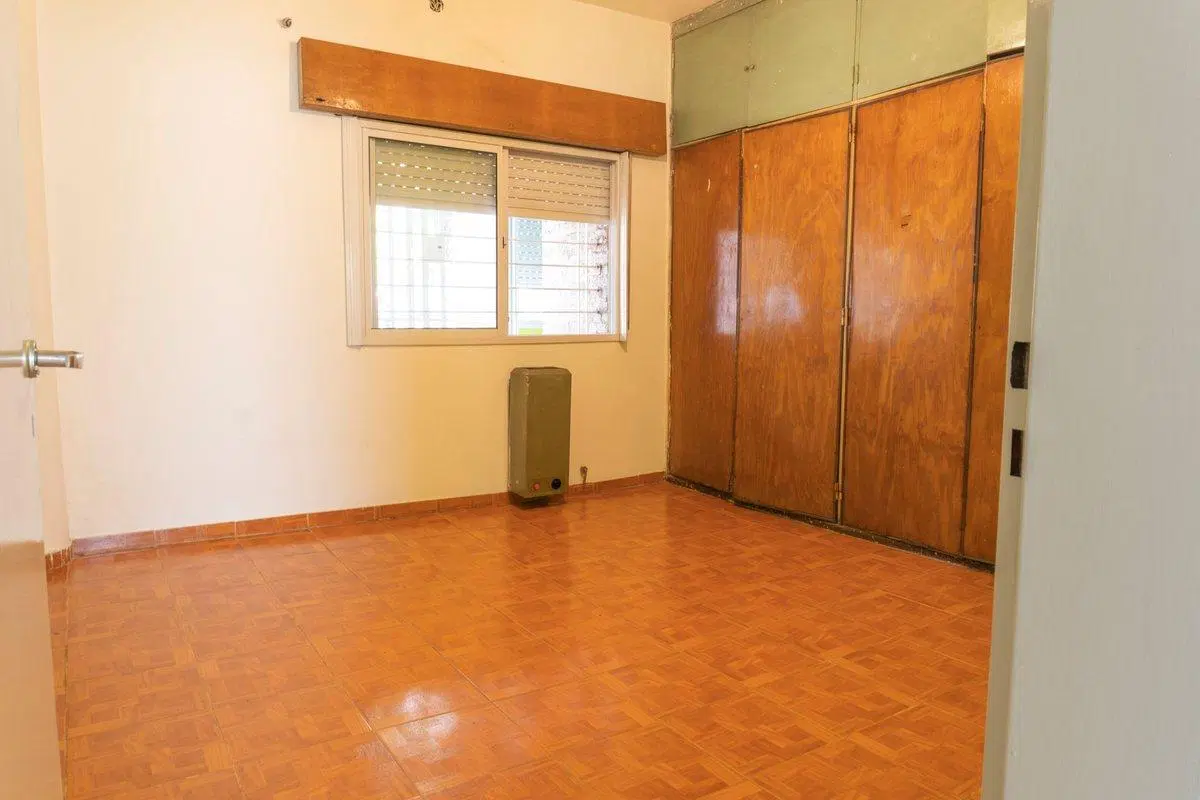 Venta PH 2 ambientes  con patio y local - Morón 4