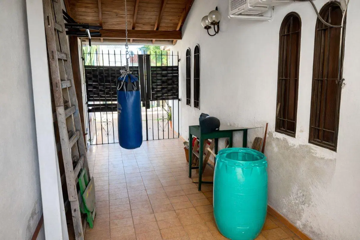 VENTA CASA C/ PARQUE Y GARAGE BURZACO/ADROGUE 2