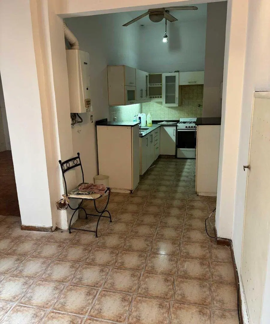 EXCELENTE CASA O 2 PH LISTOS P/HABITAR EN FLORES 8