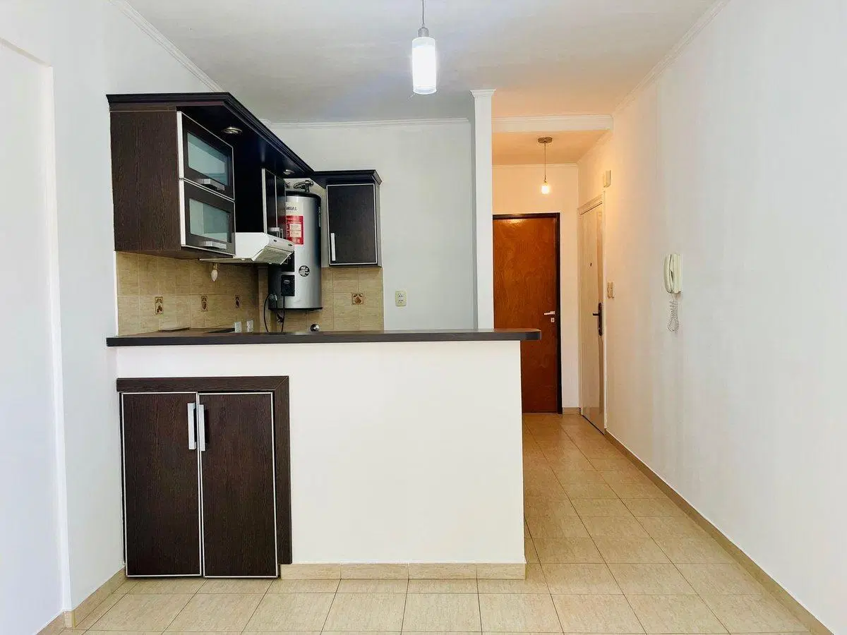 VENTA DOS AMBIENTES CON BALCON EN LOMAS DE ZAMORA 3