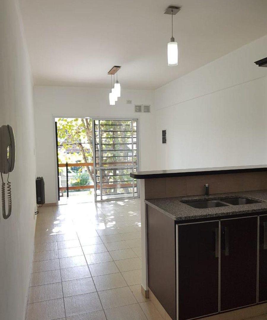 Foto de VENTA DOS AMBIENTES CON BALCON EN LOMAS DE ZAMORA, imagen 1