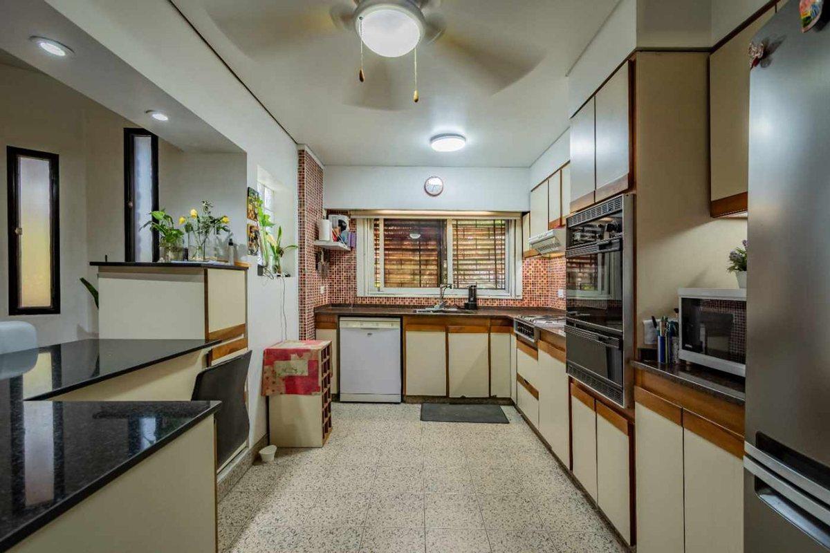 Foto de Venta Chalet con quincho y cochera en Loma Hermosa, imagen 2