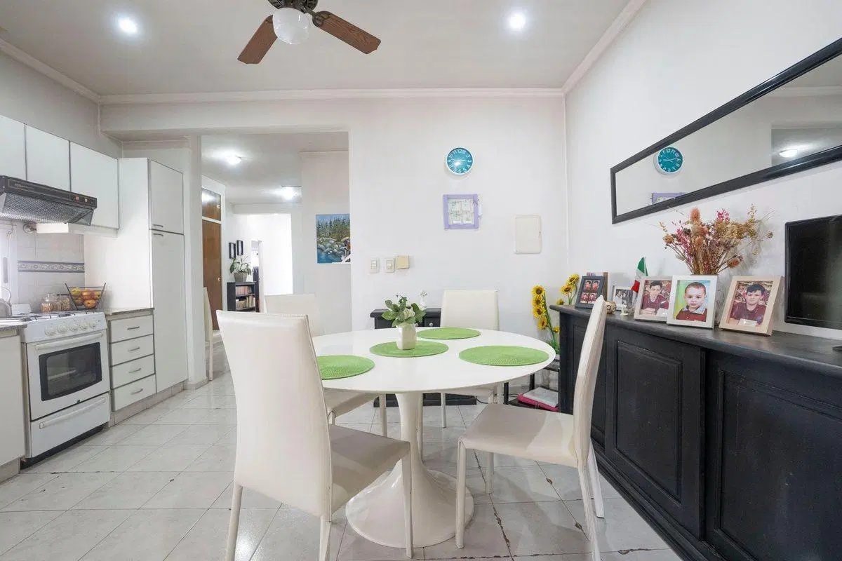 VENTA CASA 5 AMB. CON QUINCHO Y COCHERA CASTELAR 2