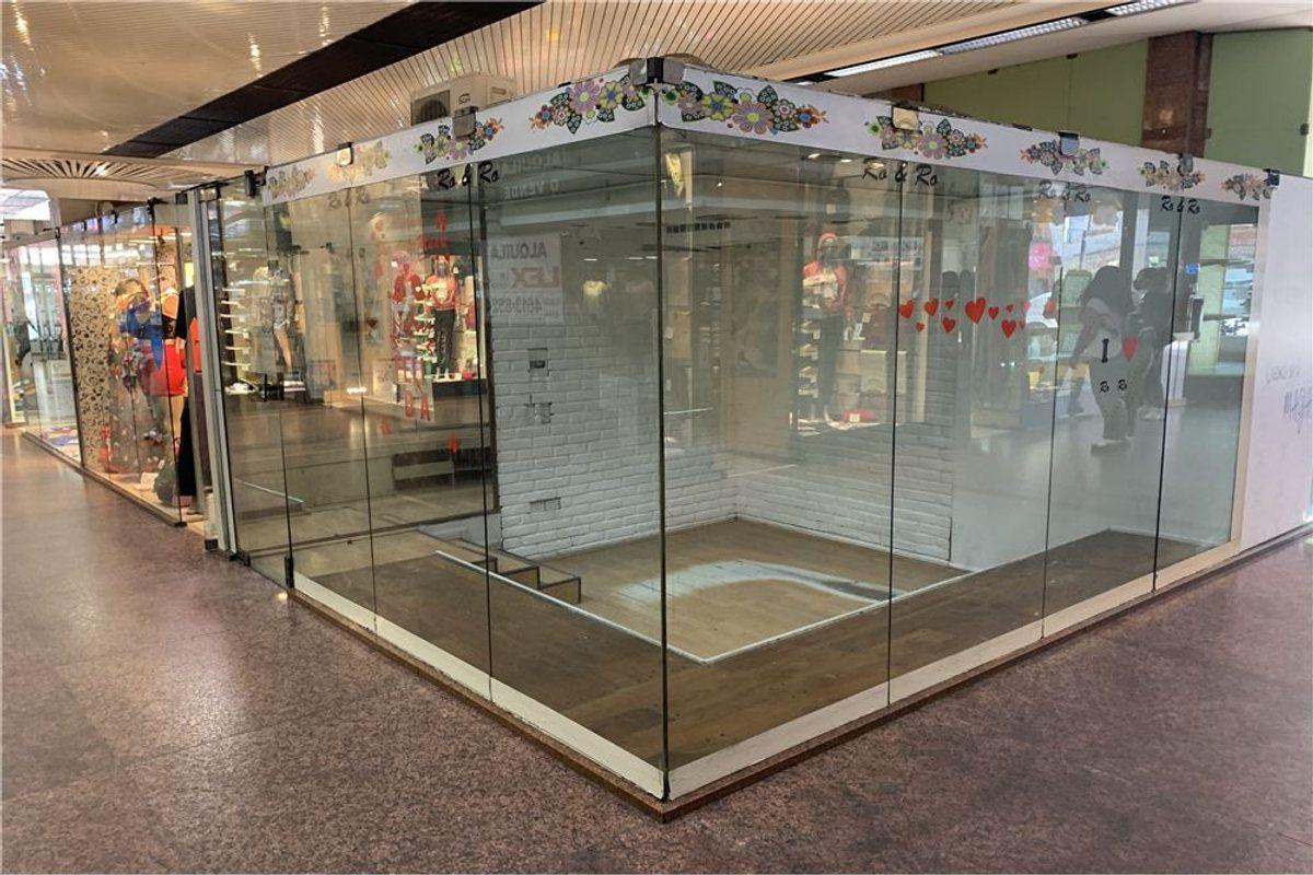 Foto de VENTA LOCAL COMERCIAL GALERIA ACOYTE (CABALLITO), imagen 3