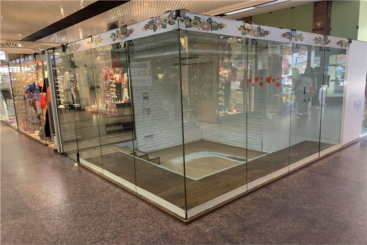 Foto de VENTA LOCAL COMERCIAL GALERIA ACOYTE (CABALLITO), imagen 4