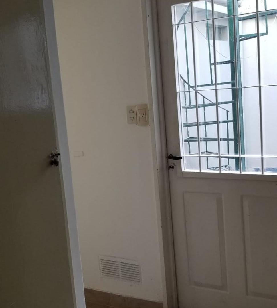 Foto de PH en venta en Lanús Oeste Excelente ubicación, imagen 4