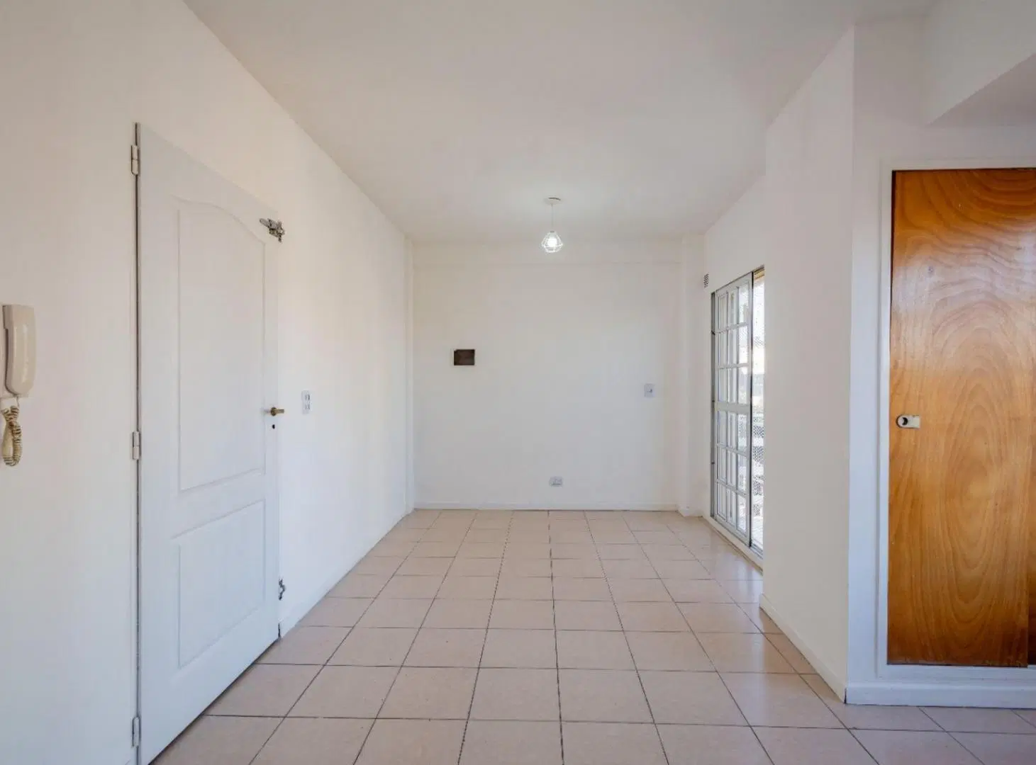 Venta Depto al Frente con Balcón Moron 4
