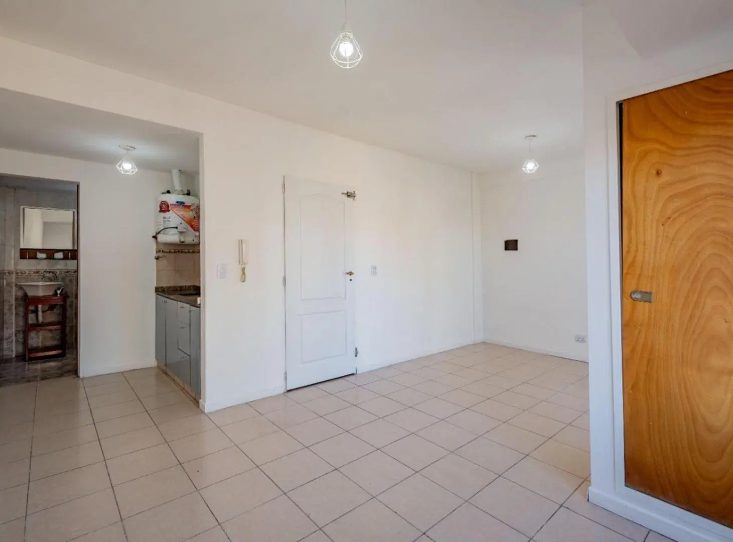 Venta Depto al Frente con Balcón Moron 2