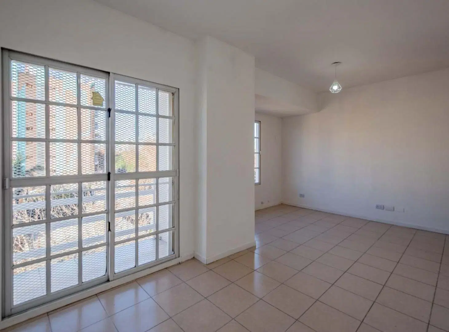 Venta Depto al Frente con Balcón Moron 3