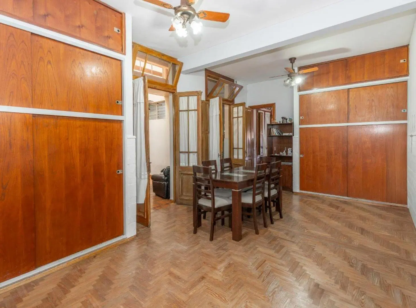 Venta Casa  5 ambientes, con Cochera  Villa Luro 5