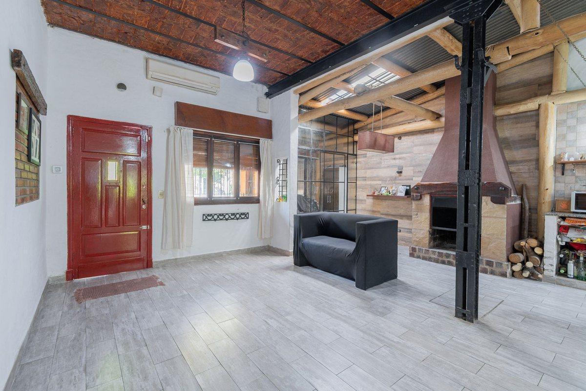 Foto de VENTA CASA 3 AMBIENTES C/ JARDIN JOSE LEON SUAREZ, imagen 3