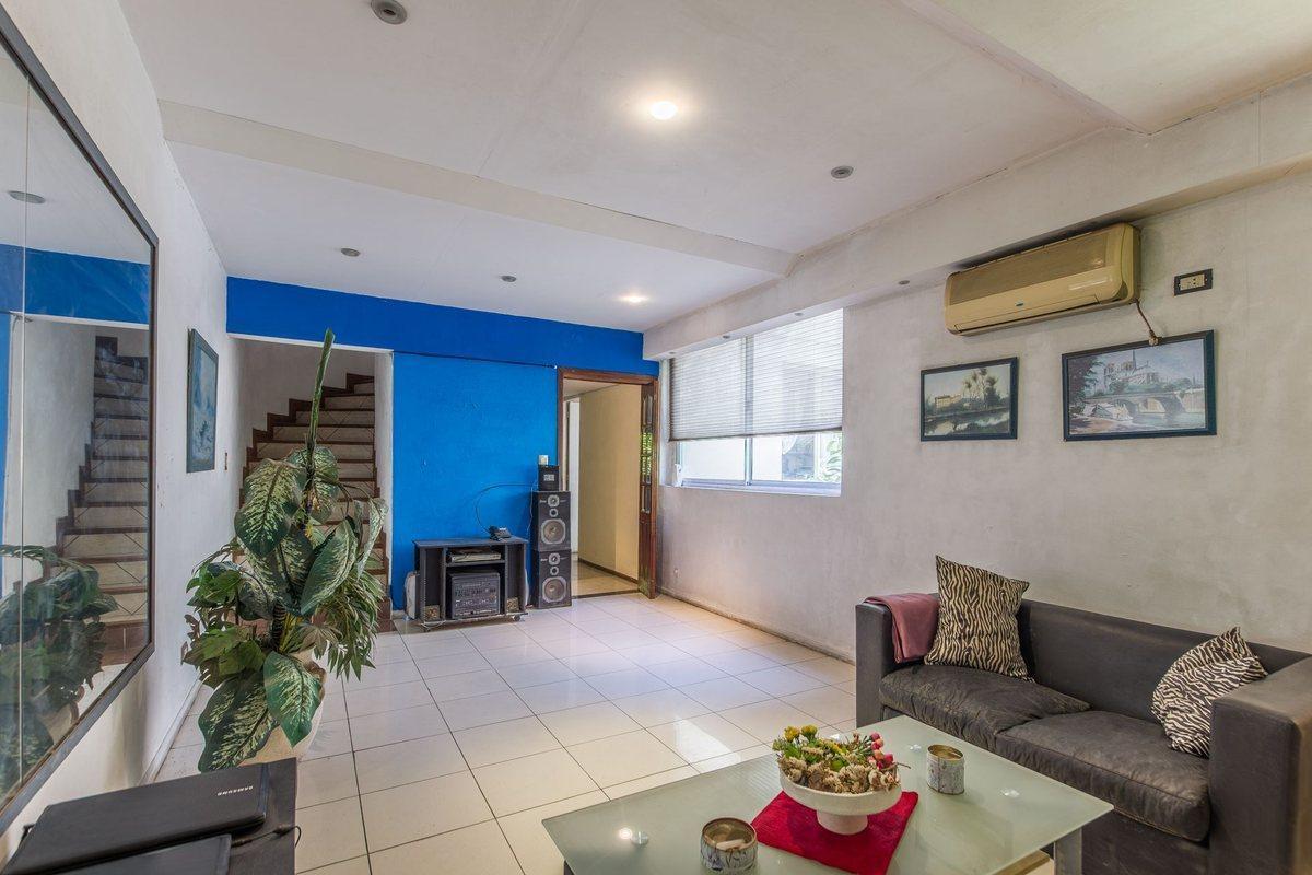 Foto de Venta casa en Belgrano/Nuñez con pileta y cochera, imagen 2