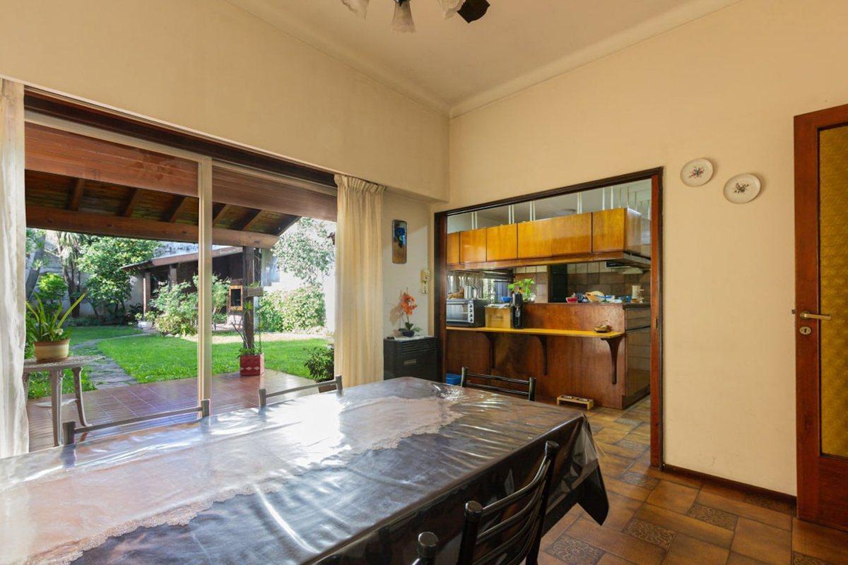 Foto de Casa familiar con Jardín, quincho. Muy luminosa!!, imagen 2