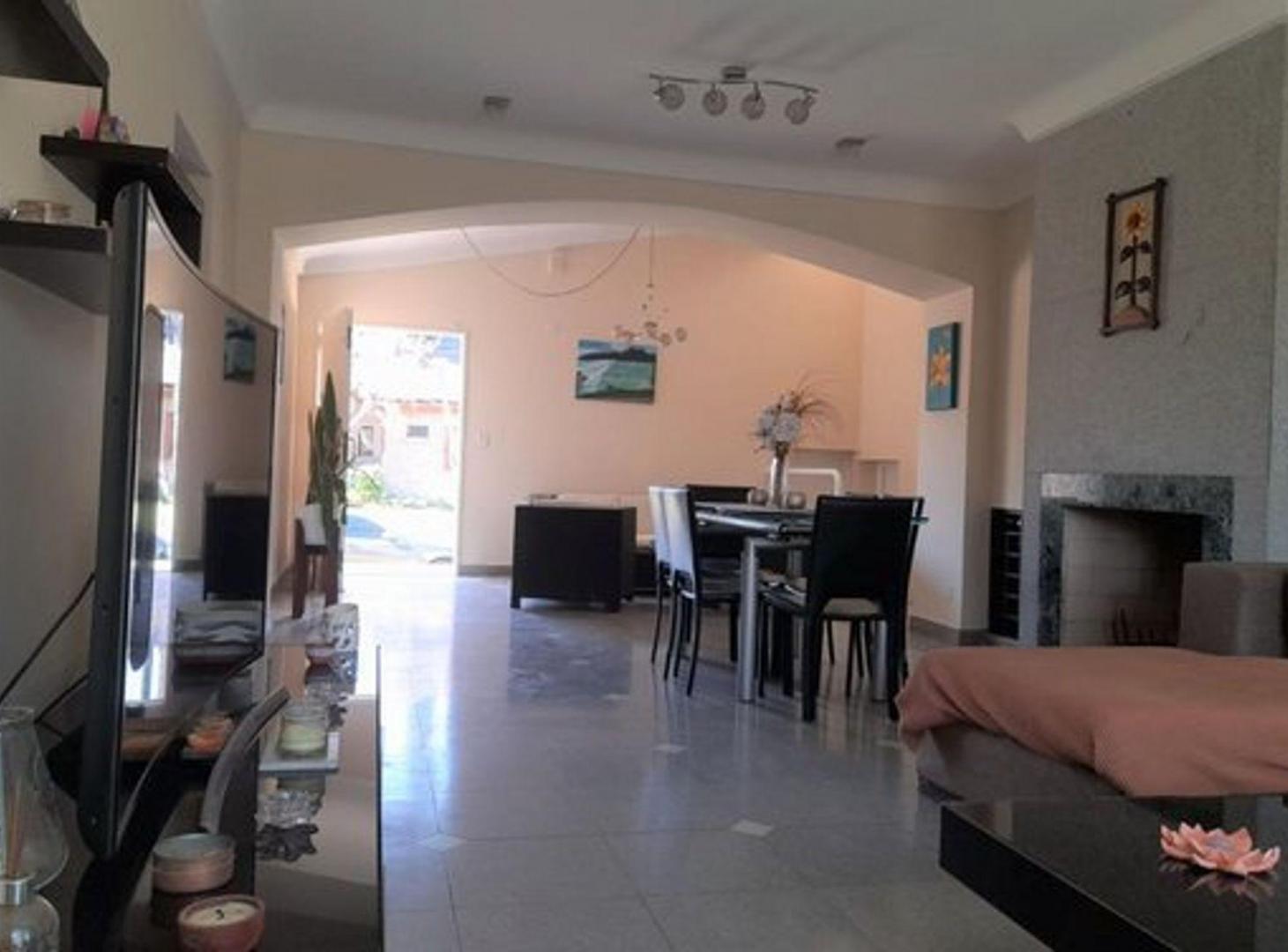 Foto de VENTA CASA PILAR COUNTRY CHAMPAGNAT, PILETA, imagen 1