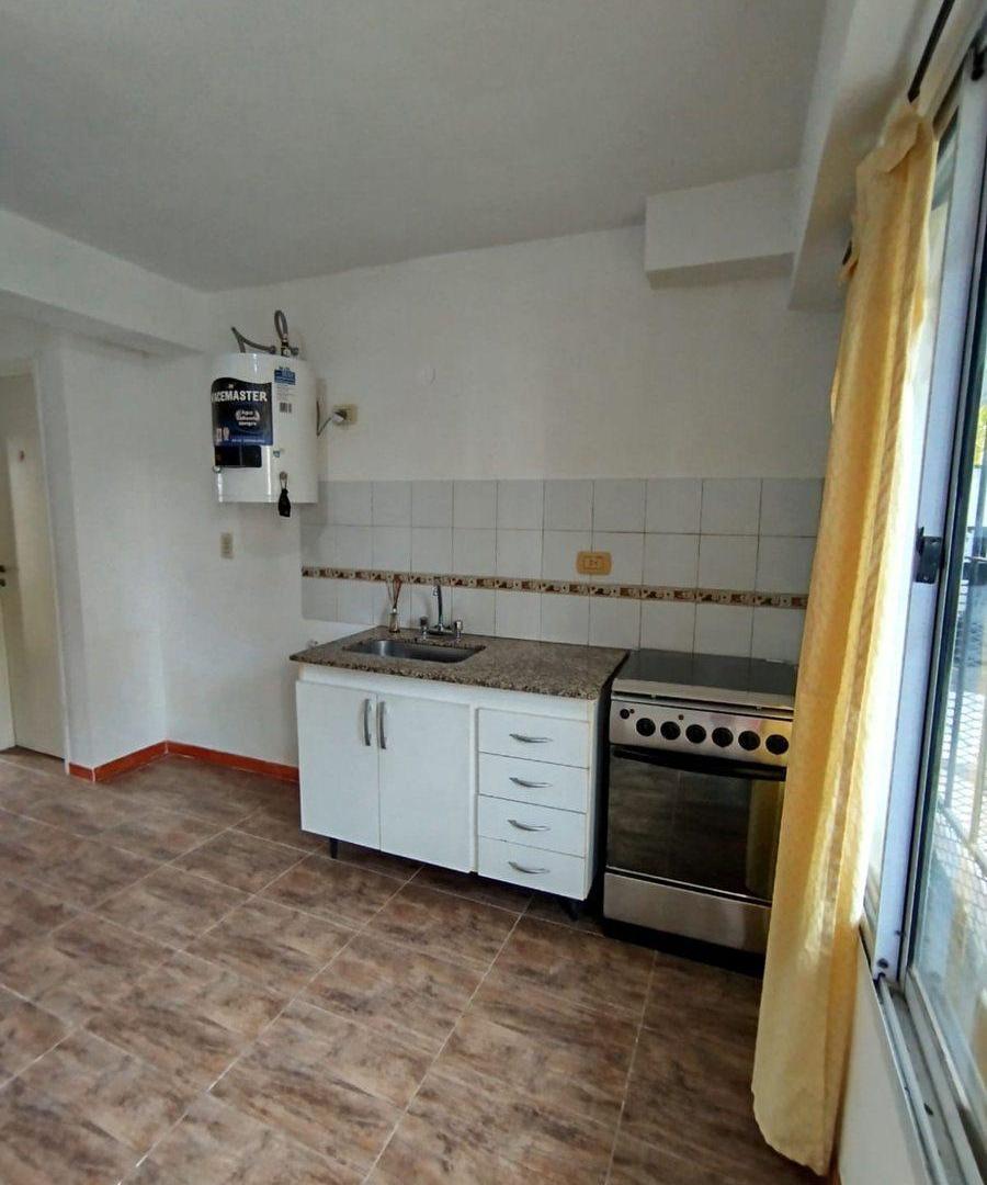 Foto de VENTA PH. Monoambiente C/cochera Castelar N. !!!!!, imagen 4