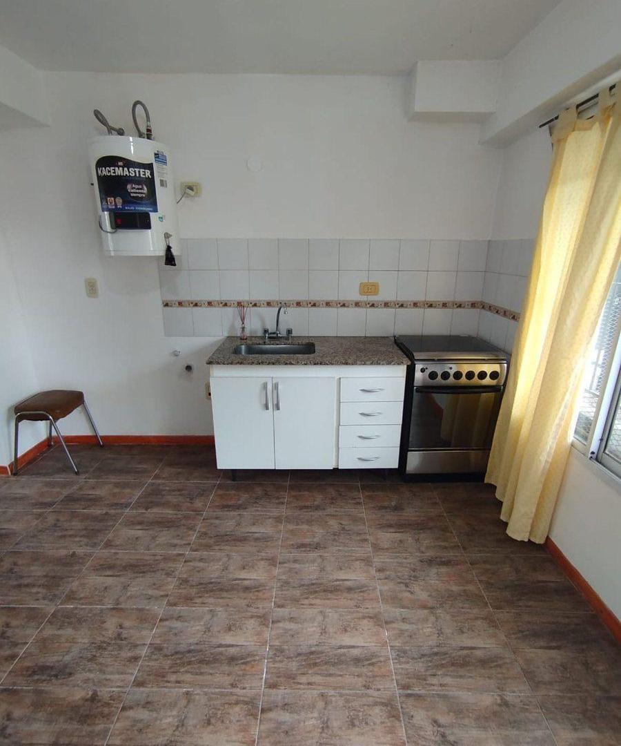 Foto de VENTA PH. Monoambiente C/cochera Castelar N. !!!!!, imagen 2