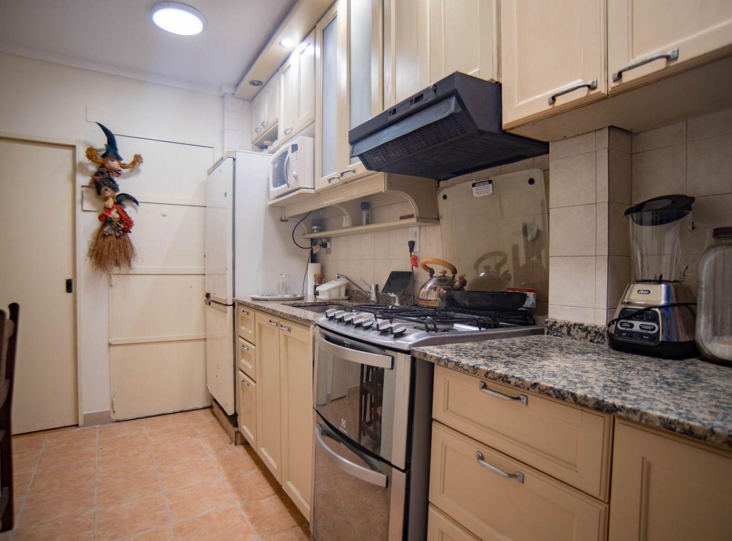 Foto de VENTA DEPTO 4 AMBIENTES EN COLEGIALES CON BALCON, imagen 5