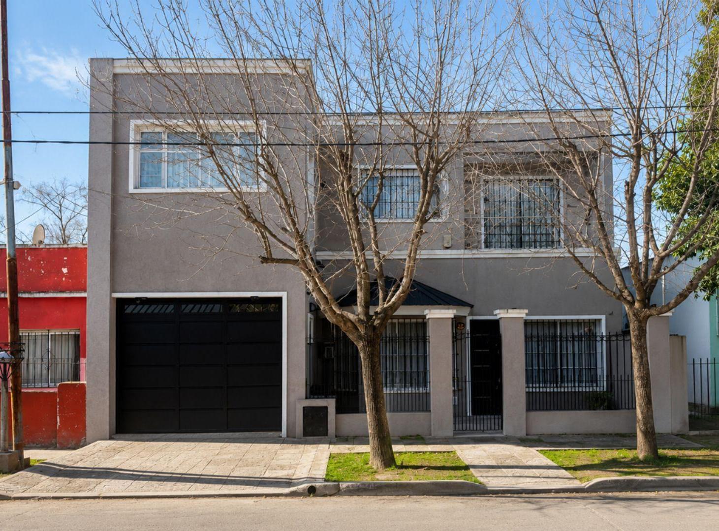 Foto de VENTA CASA GUERNICA 5 AMBIENTES C/COCHERA Y PATIO, imagen 1