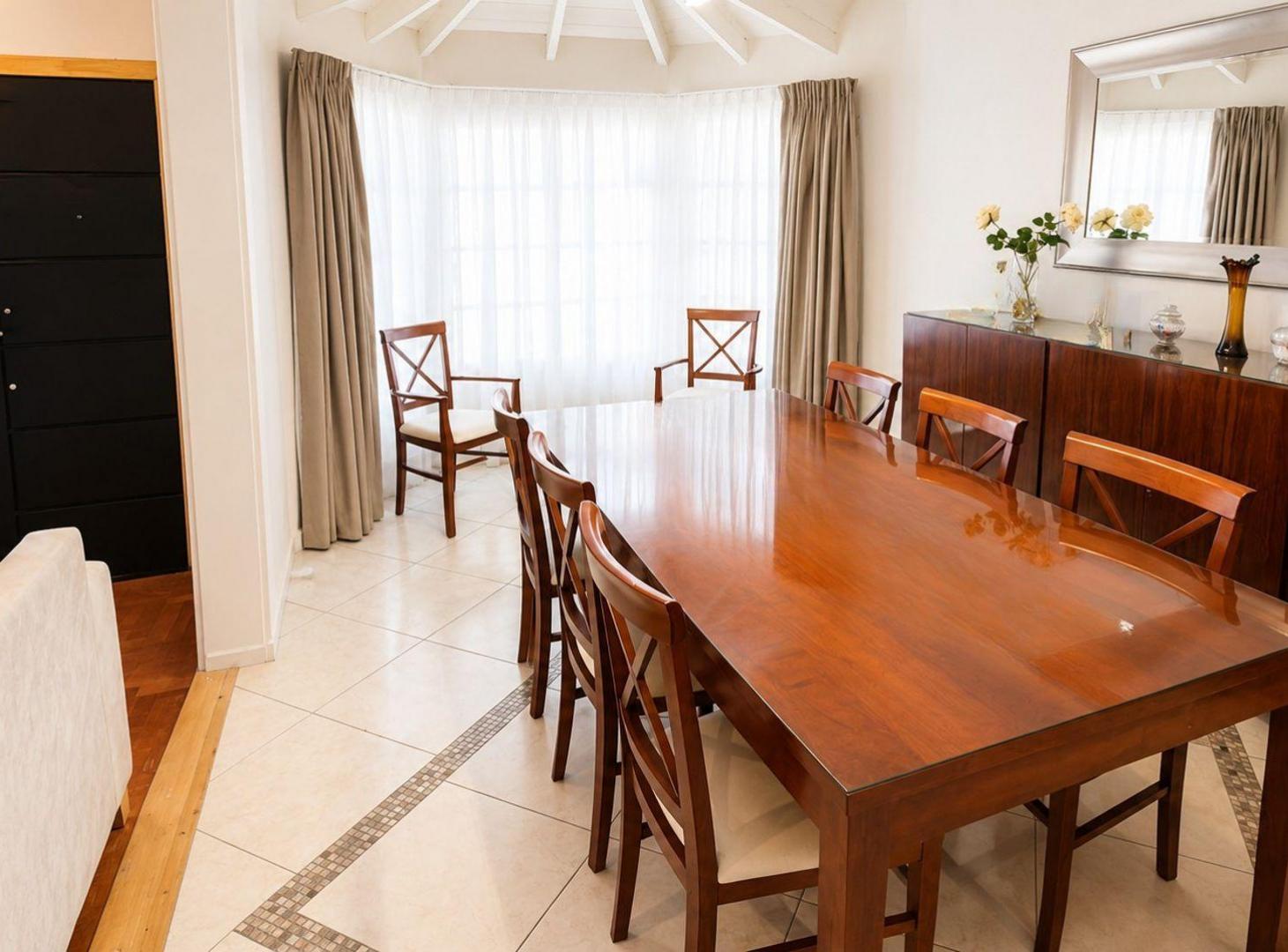Foto de VENTA CASA GUERNICA 5 AMBIENTES C/COCHERA Y PATIO, imagen 3