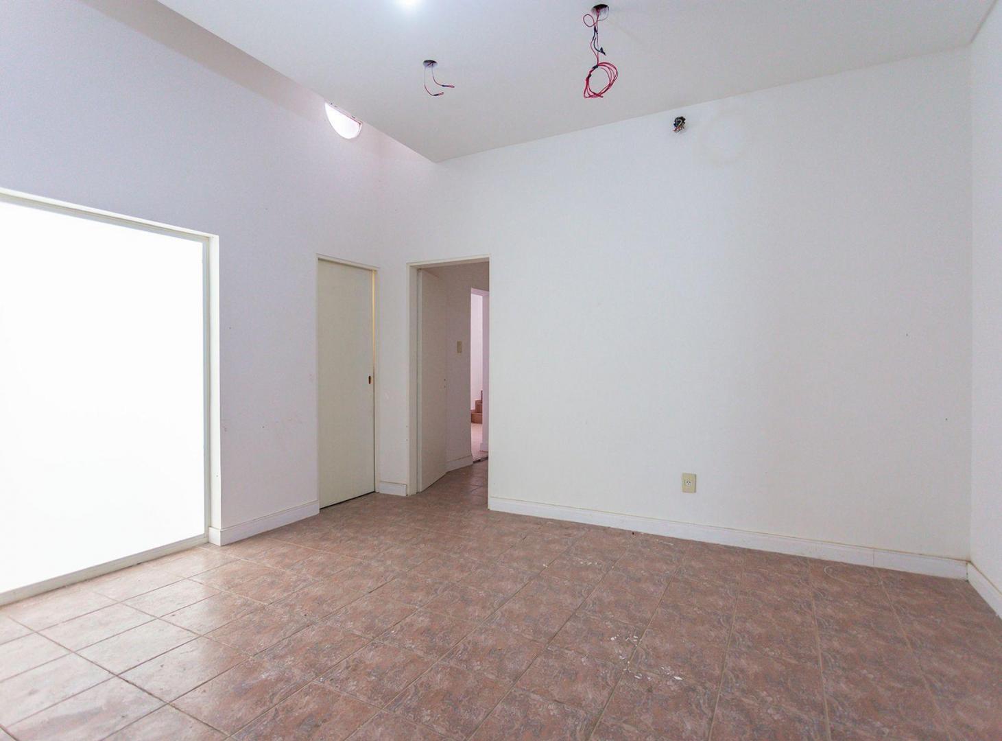 Foto de Venta Casa 9 Ambientes Liniers RETASADA!!!!!, imagen 2