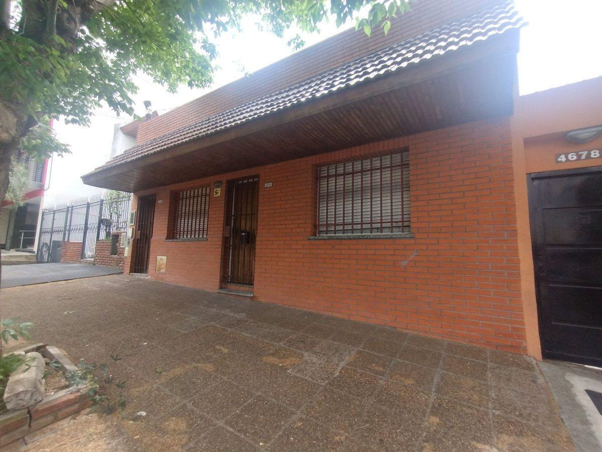 Foto de Casa c/galpón , Venta, Lugano, imagen 1