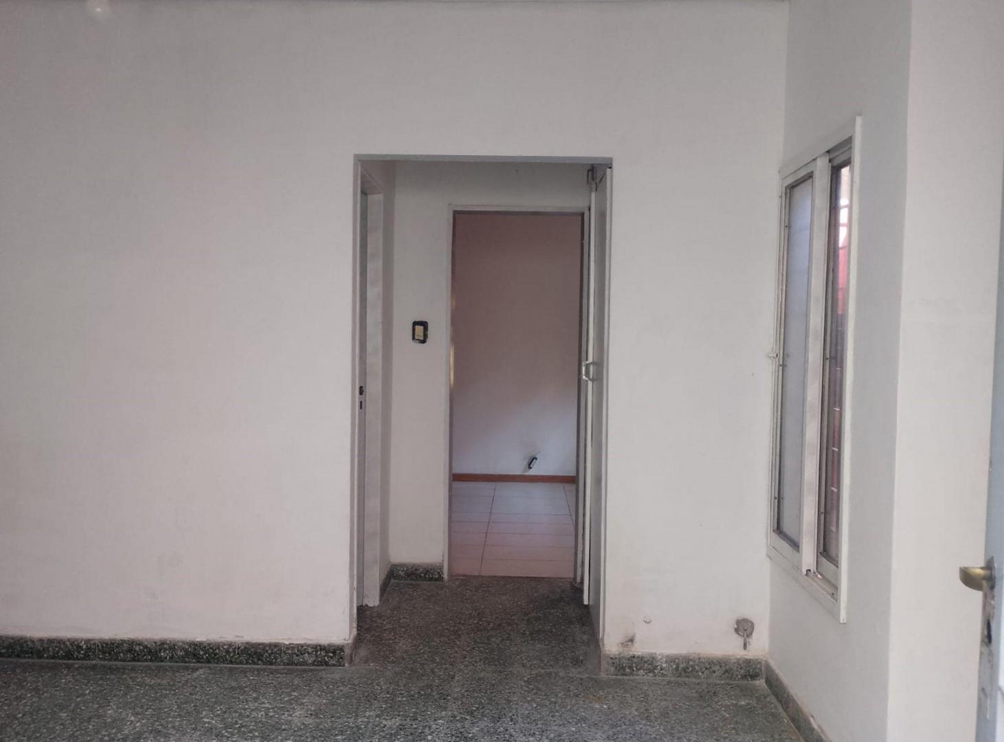 Foto de VENTA PH 2 AMBIENTES CON PATIO SIN EXPENSAS, imagen 3