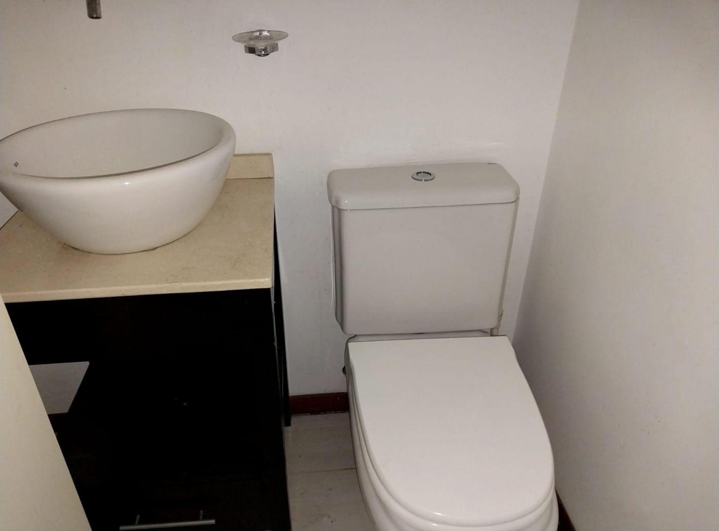 Foto de A METROS LIBERTADOR BALCON AL FRENTE BAÑO Y TOIL, imagen 1