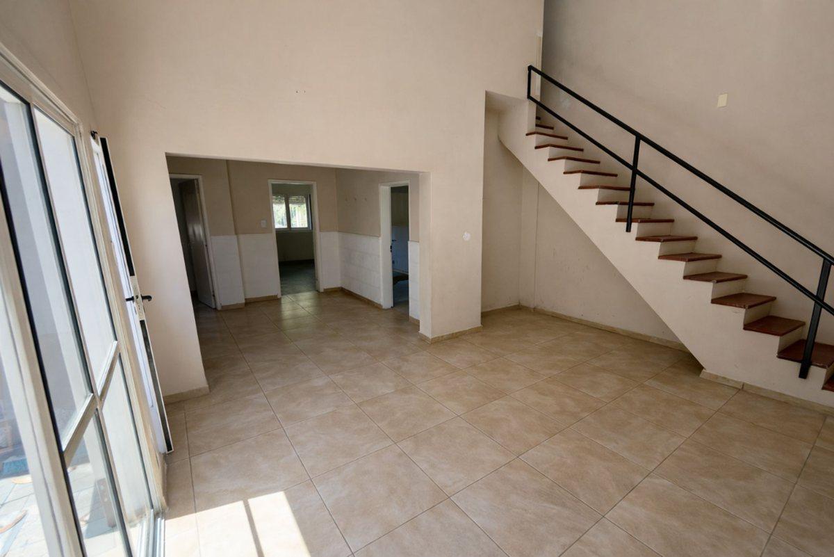 Foto de VENTA CASA 4 AMBIENTES ADROGUE + DEPARTAMENTO 4 AM, imagen 1