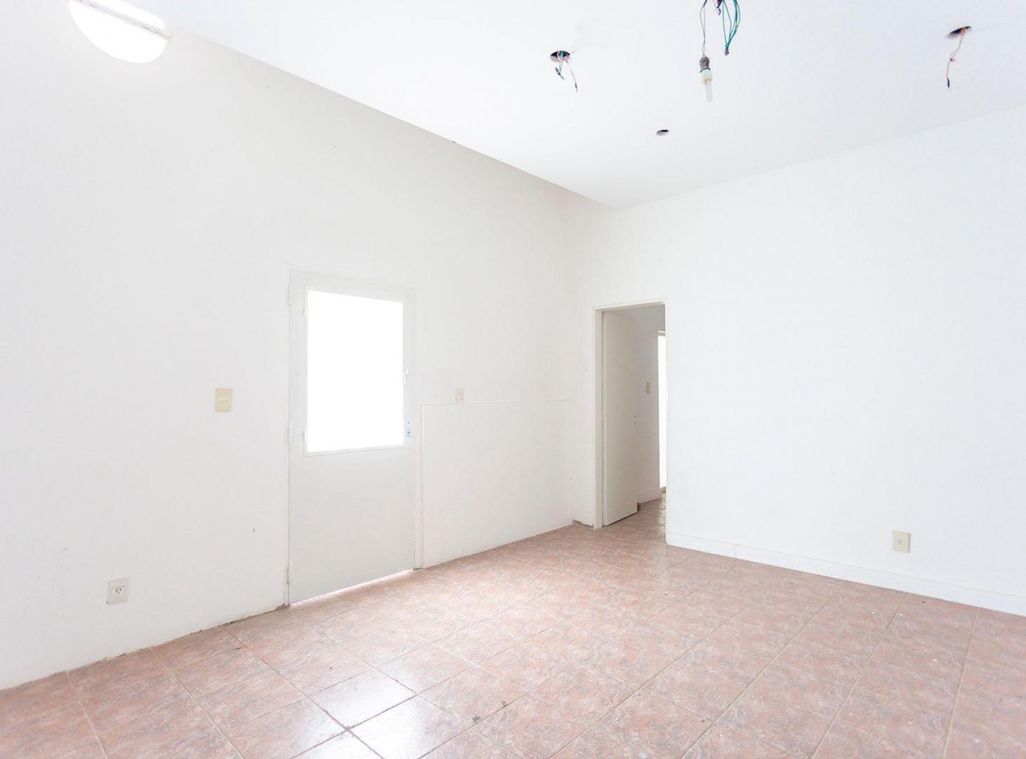 Foto de Venta Casa 9 Ambientes Liniers RETASADA!!!!!, imagen 4