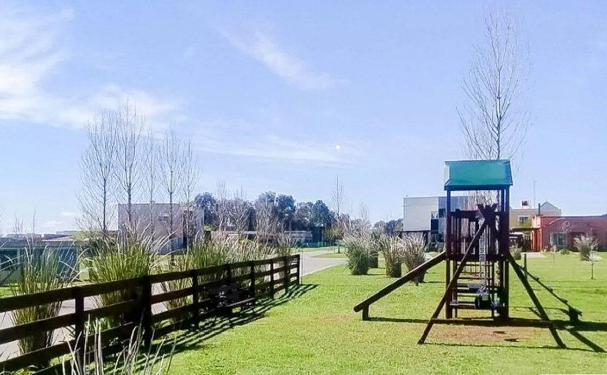 Foto de VENTA LOTE BARRIO SANTA EMILIA, PILAR DEL ESTE, imagen 4
