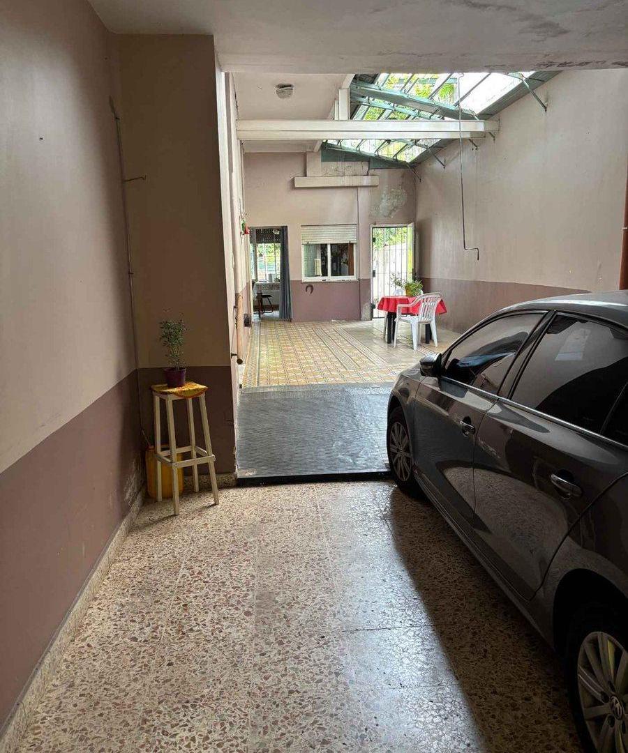 Foto de CASA EN FLORES. APTA MULTIPLES DESTINOS. 47 X 8,66, imagen 2