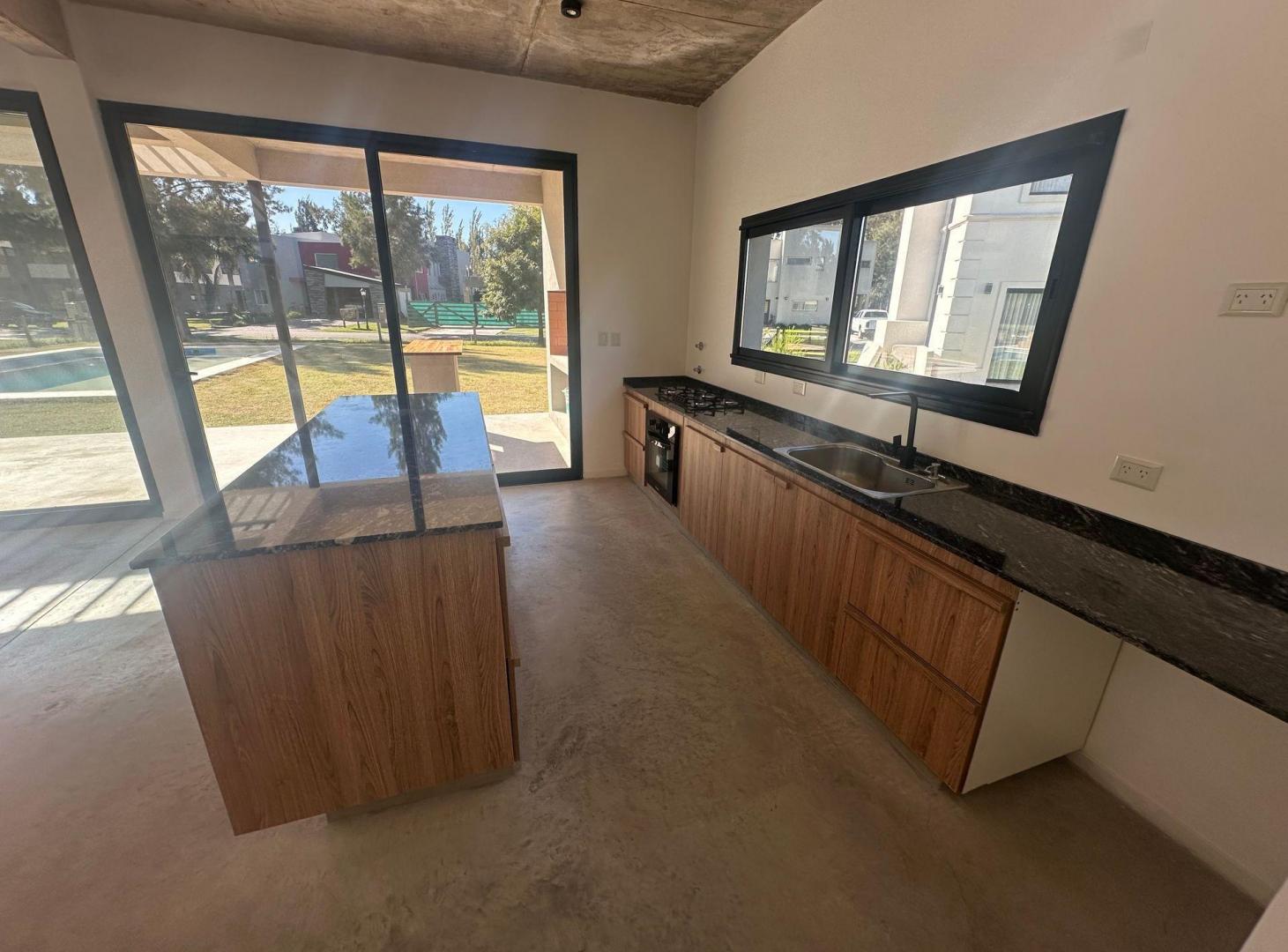 Foto de CASA A ESTRENAR C/PILETA PRINCIPADO SAN VICENTE, imagen 4