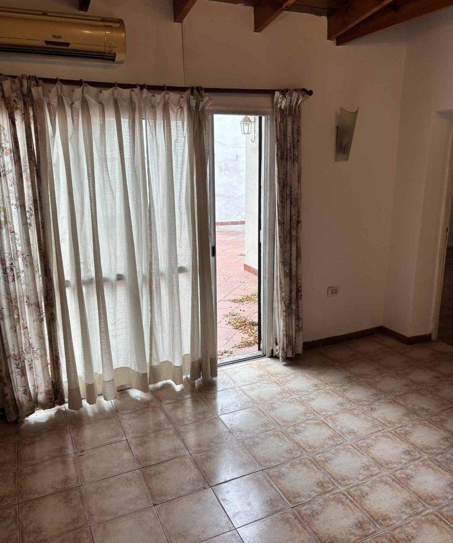 Foto de EXCELENTE CASA O 2 PH LISTOS P/HABITAR EN FLORES, imagen 3