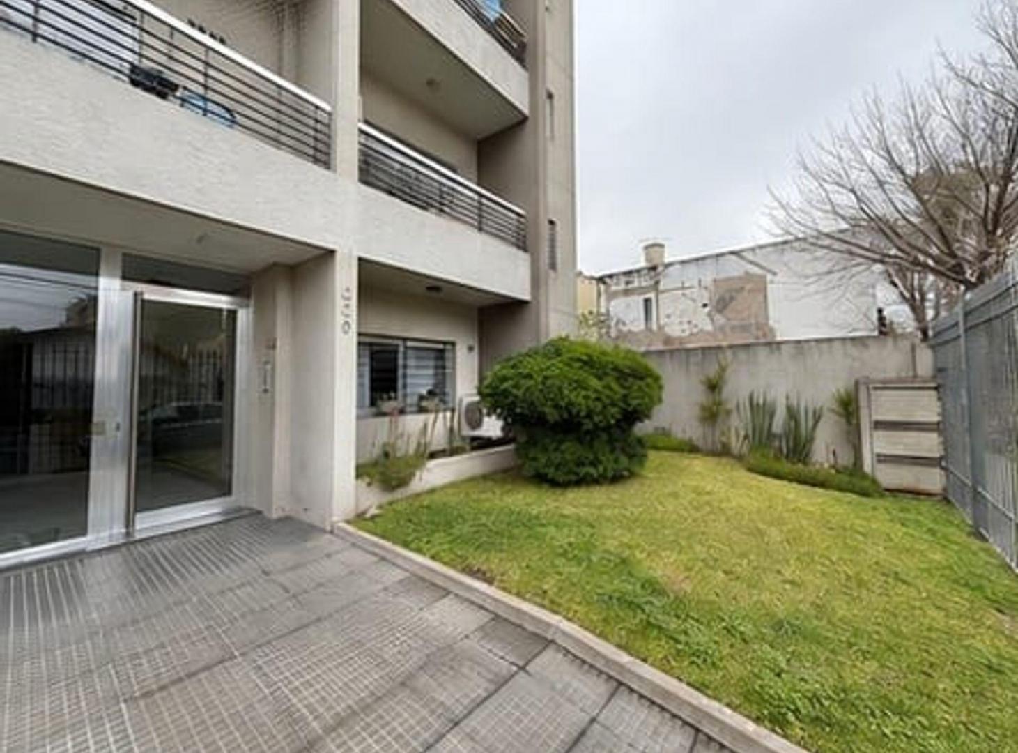 Foto de Venta Depto 2 amb con balcon y cochera Castelar, imagen 3