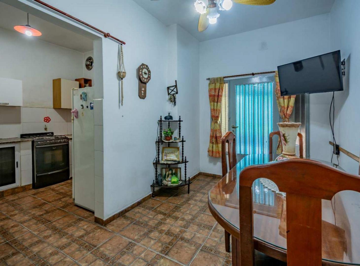 Foto de Venta Casa de 5 ambientes con parque - Merlo, imagen 5