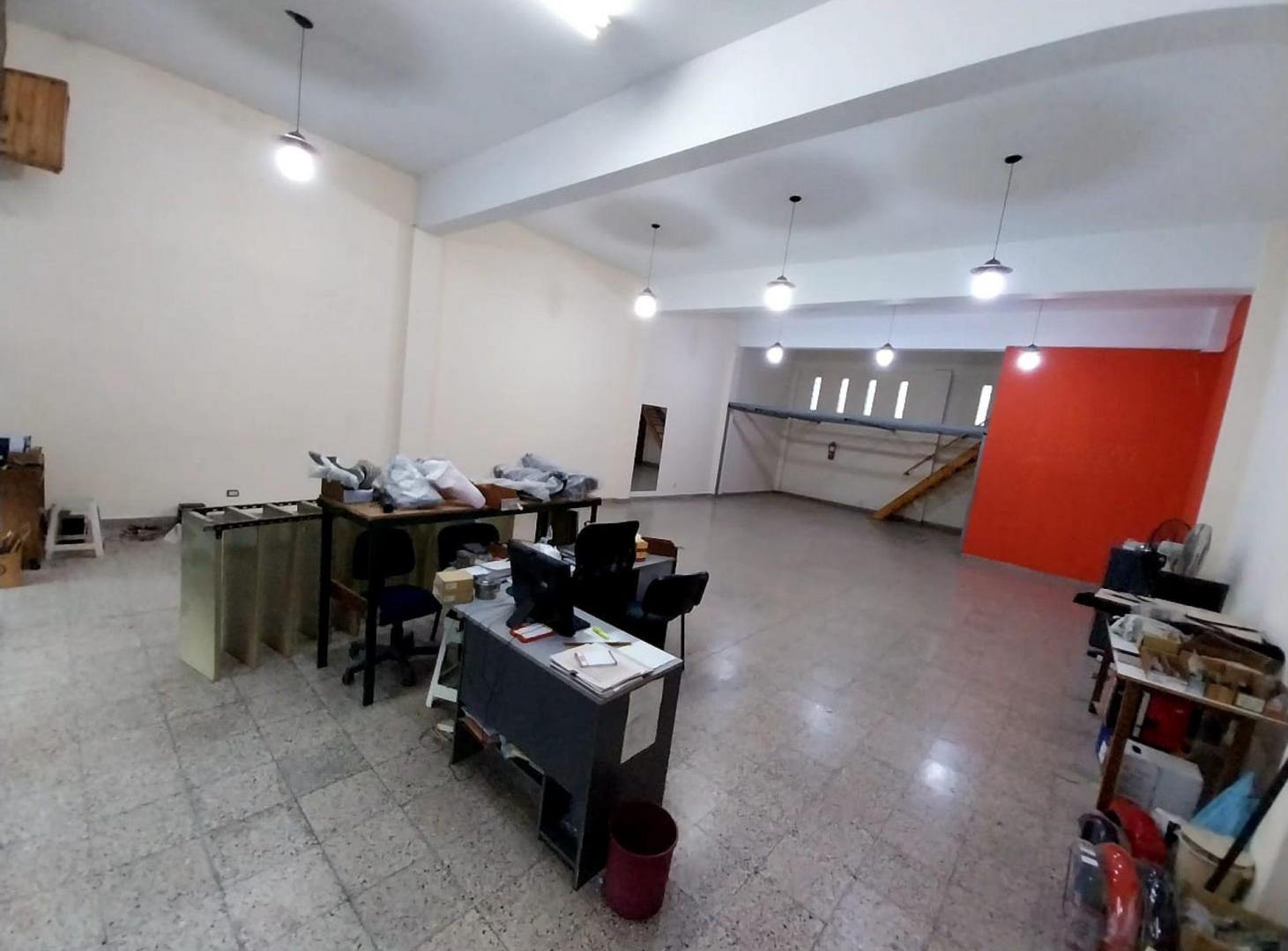 Foto de HAEDO AV DON BOSCO EXCELENTE LOCAL IMPECABLE, imagen 5