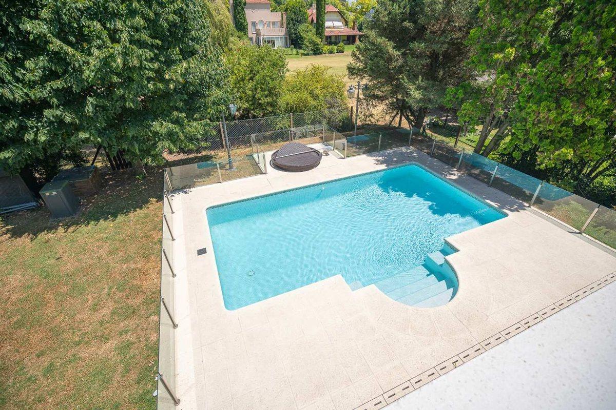Foto de CASA 6 AMBIENTES CON COCHERA-PISCINA- SAINT THOMAS, imagen 1