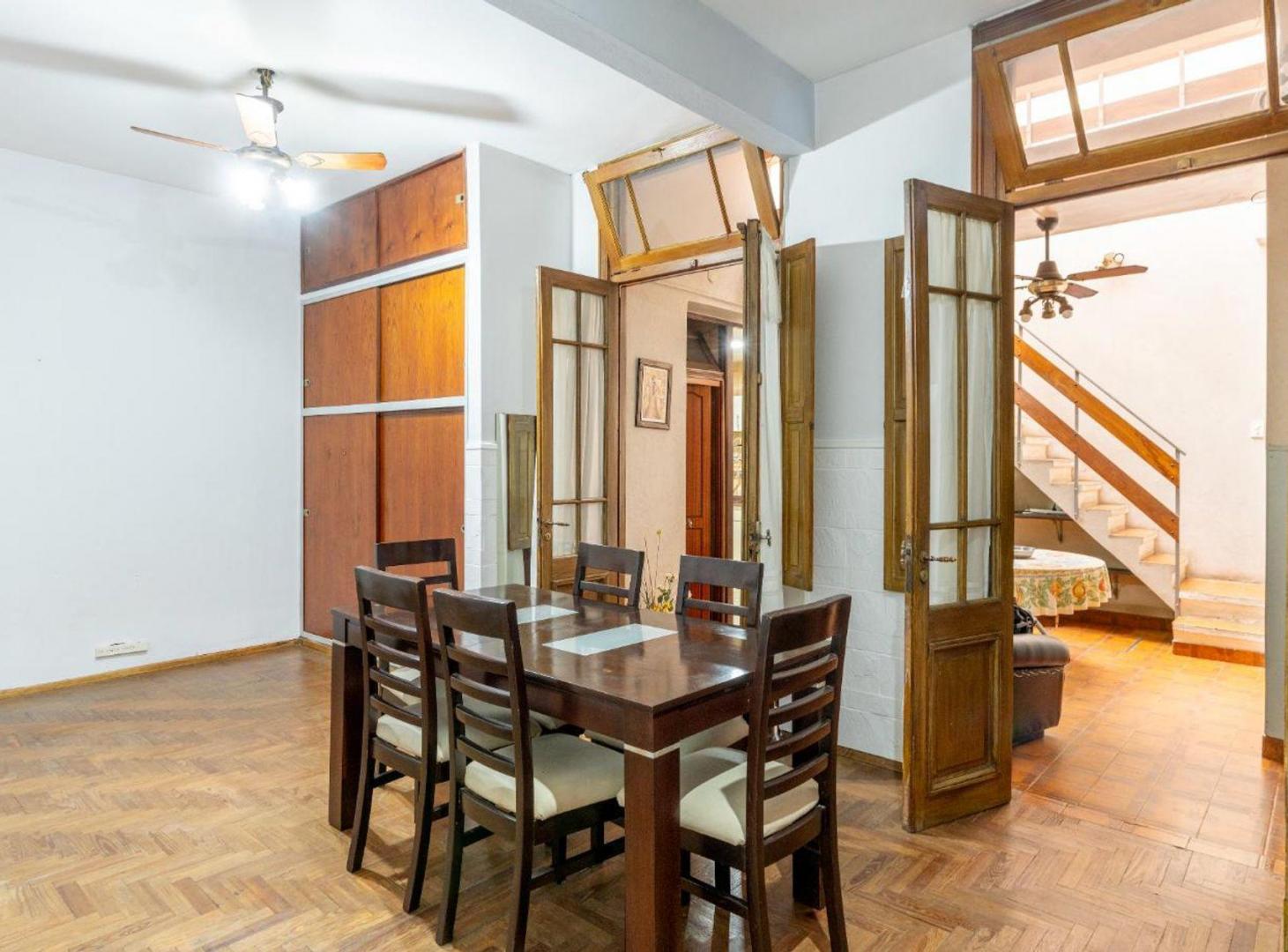 Foto de Venta Casa 5 ambientes, con Cochera Villa Luro, imagen 1